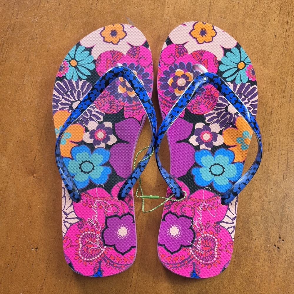 Vera Bradley Retired Pattern Coastal Paradise Flip Flops. NWT. Sz 9-10